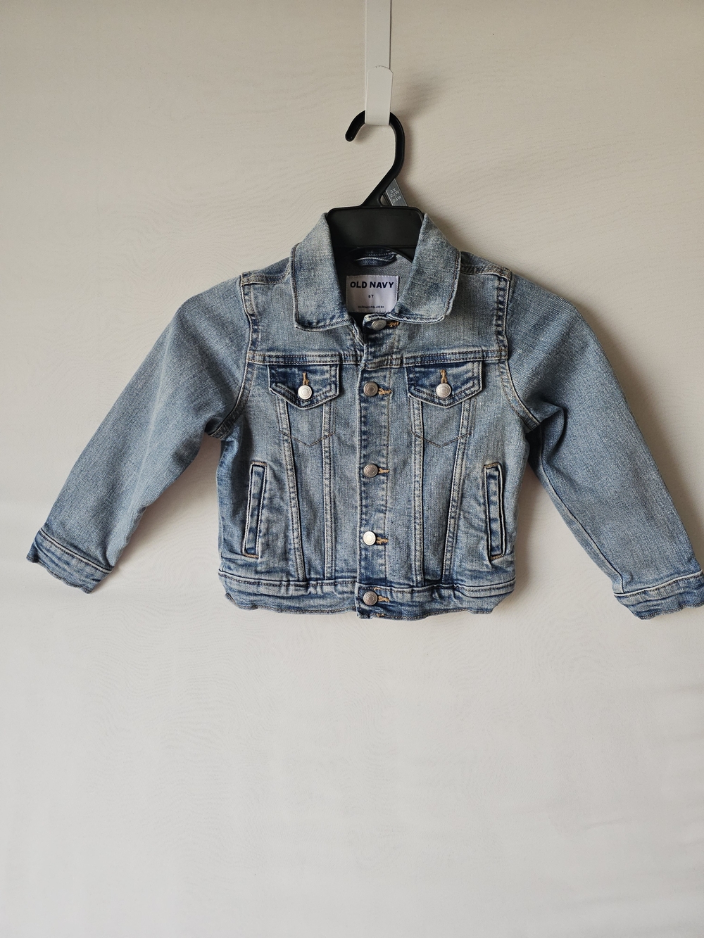 Lot of 2 Denim Jean Jackets 5T Old Navy Light Wash & The Children's Place Dark